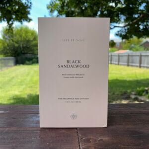 Aquiesse black sandalwood reed diffuser